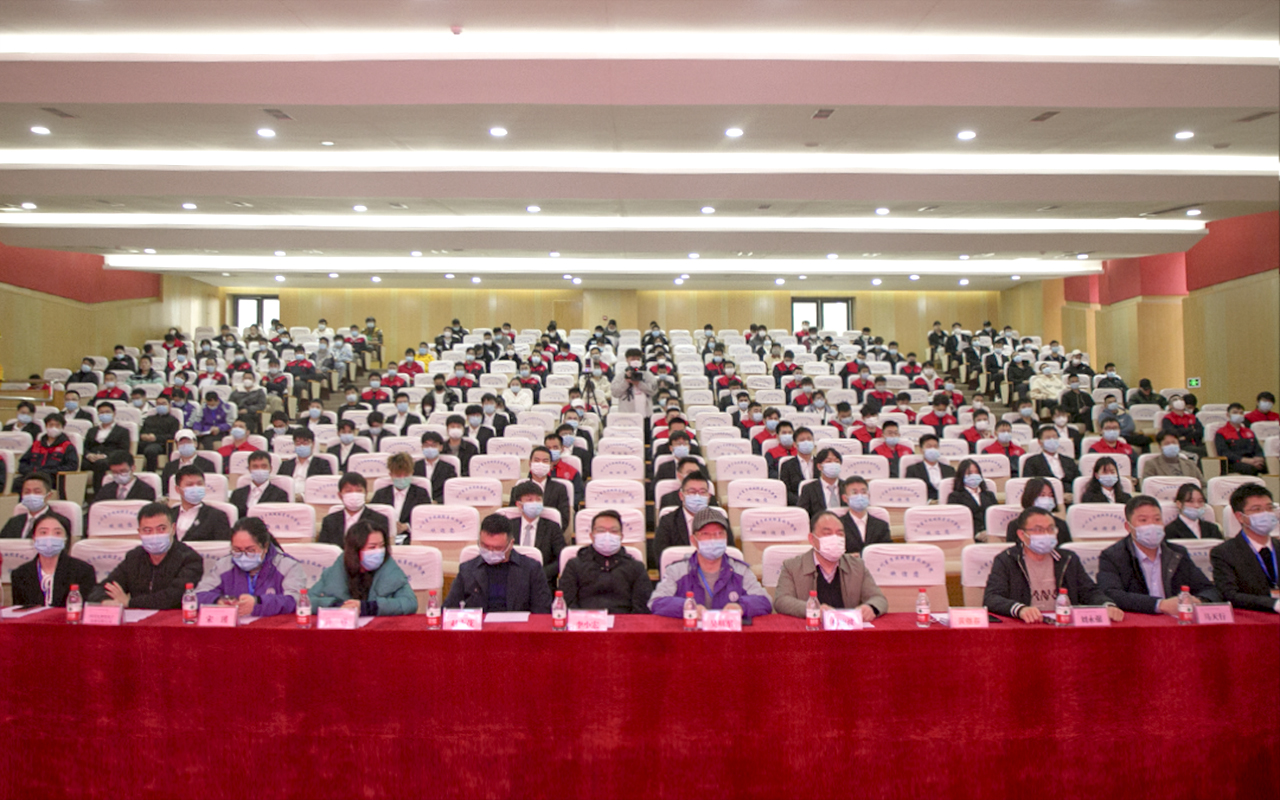 职业指导讲座现场.jpg 职业指导讲座现场.jpg