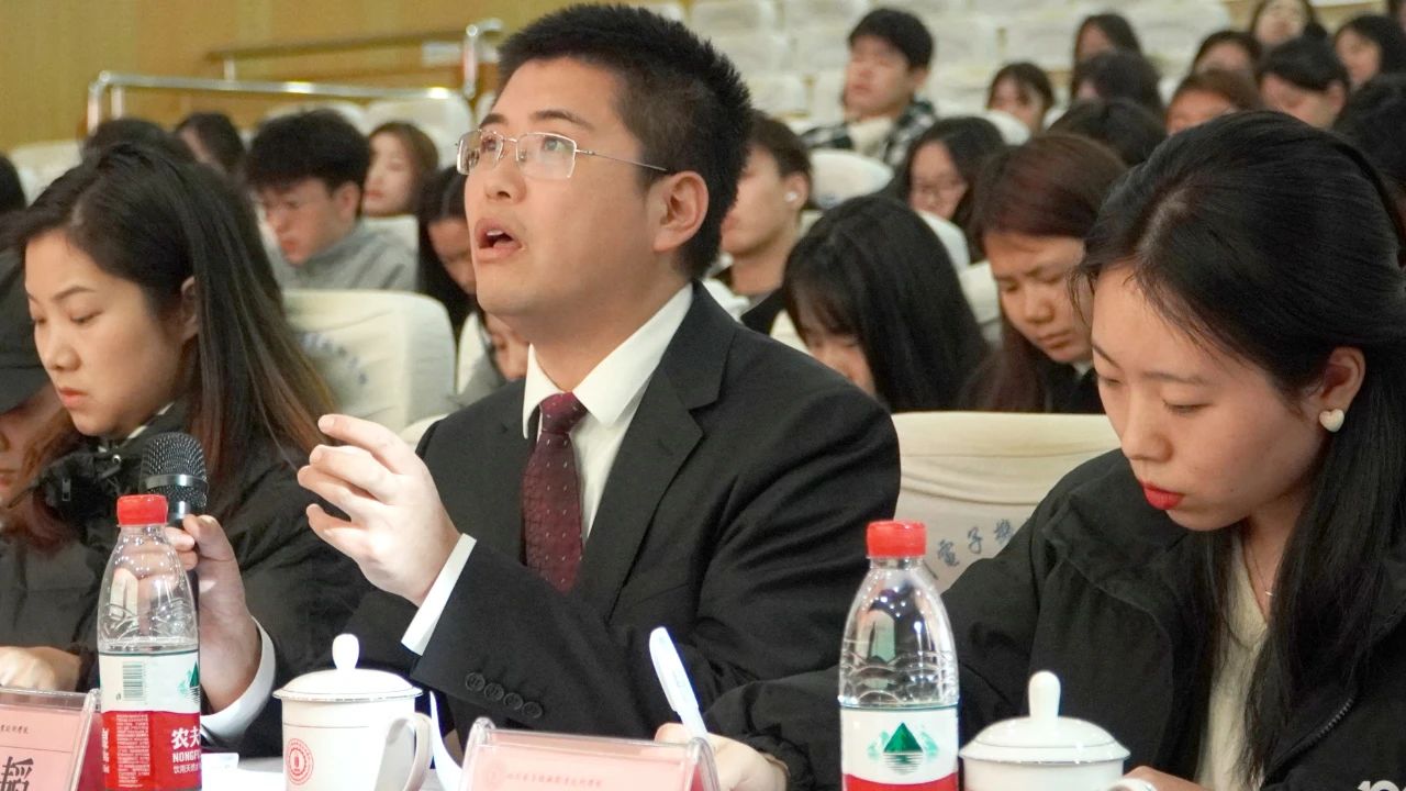 指导老师点评.jpg 指导老师点评.jpg